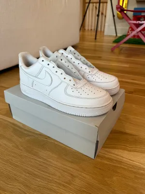 Nike Air Force 1 Low '07 White Sz 11