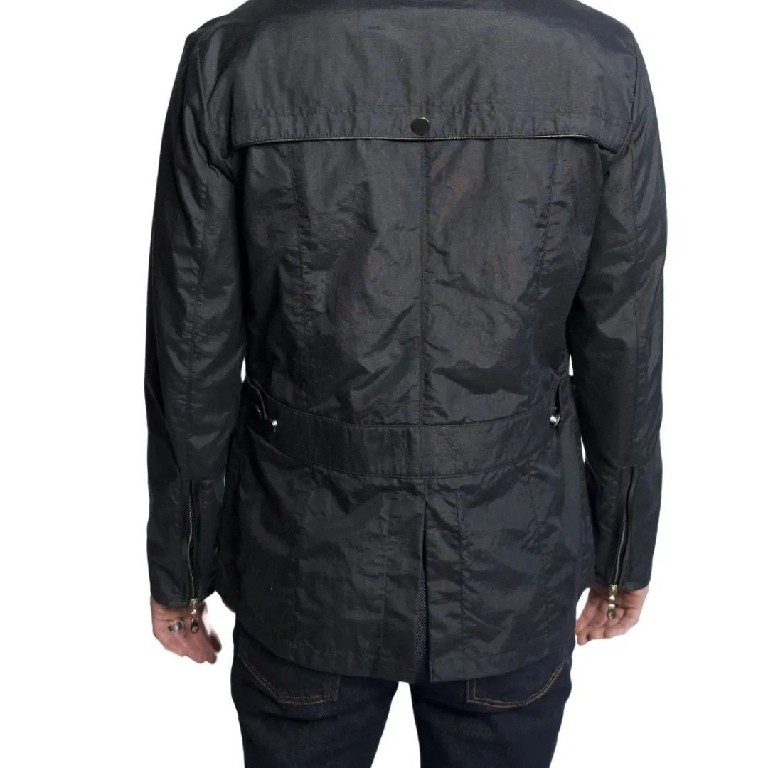 Ultra-Lightweight Black Jacket: Must-Have for Men on-the-Go